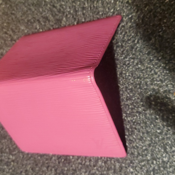 Louis Vuitton Card Holder - Picture 7 of 10